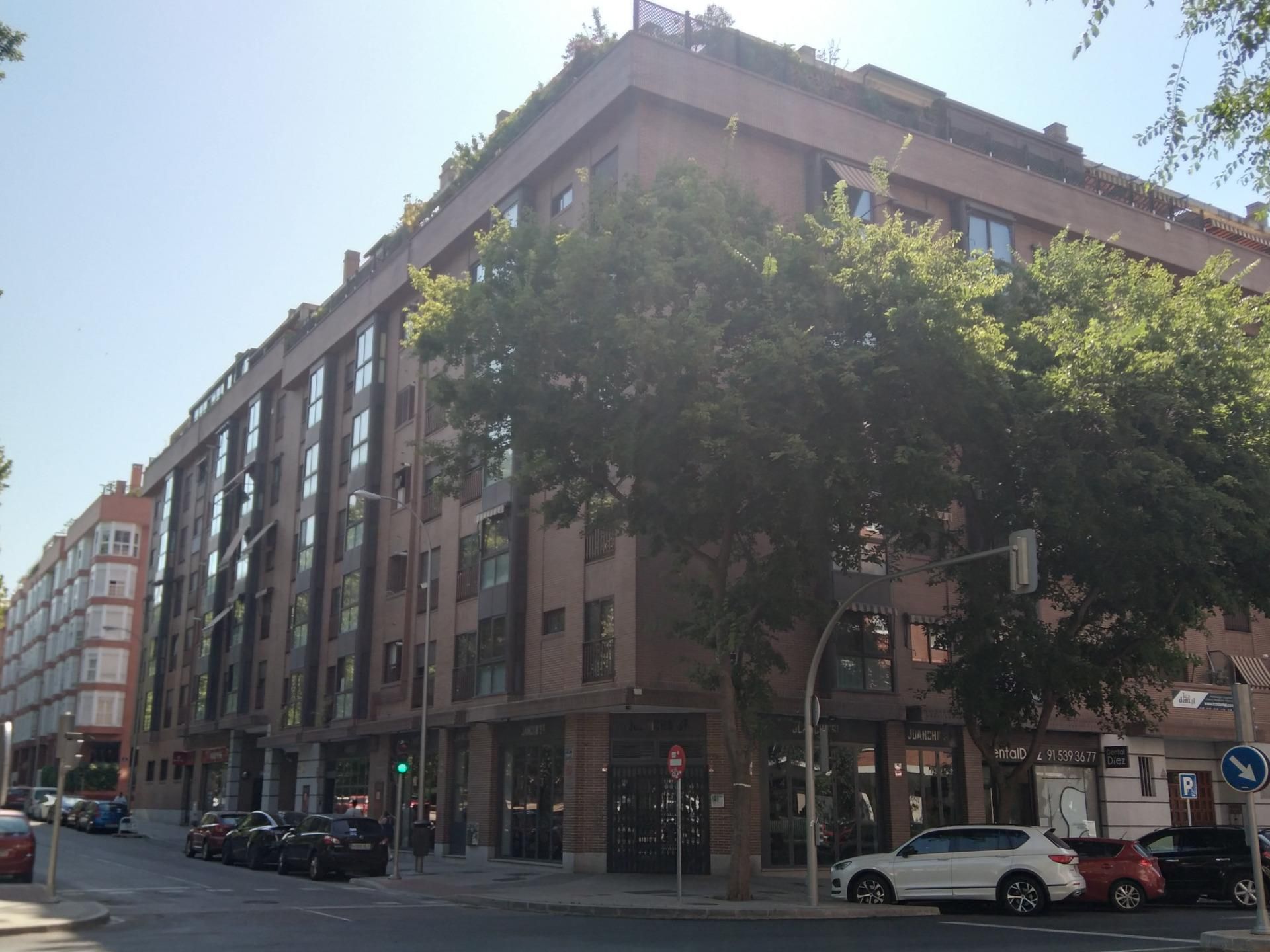 Vista exterior de Piso en venta en  Madrid Capital con Jardín privado, Terraza y Trastero