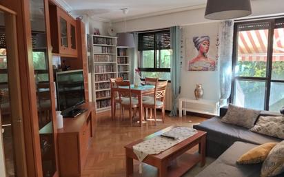 Living room of Flat for sale in Valladolid Capital  with Heating, Storage room and Furnished