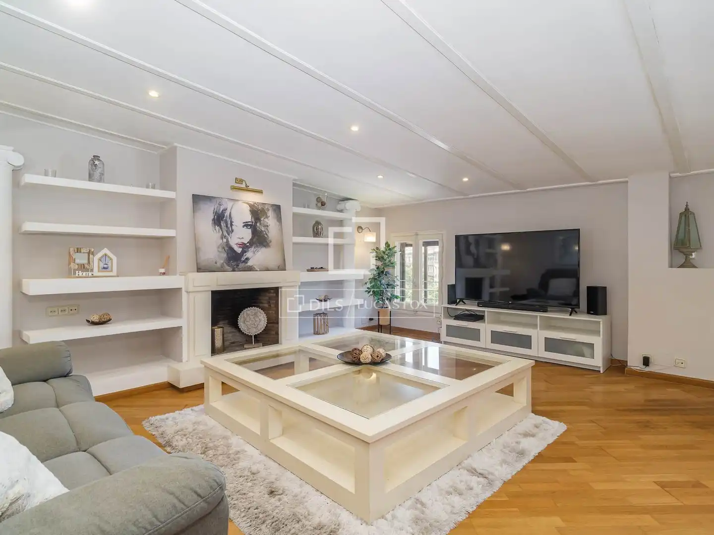 Sala d'estar de Pis en venda en Barcelona amb Aire condicionat i Calefacció