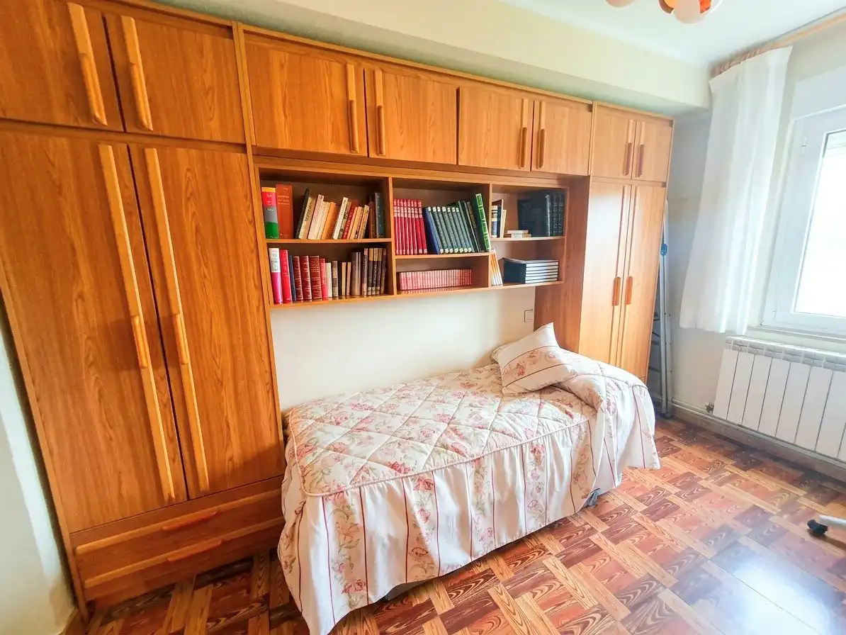 Schlafzimmer von Wohnung zum Verkauf in Grado mit Heizung, Abstellraum und Möbliert