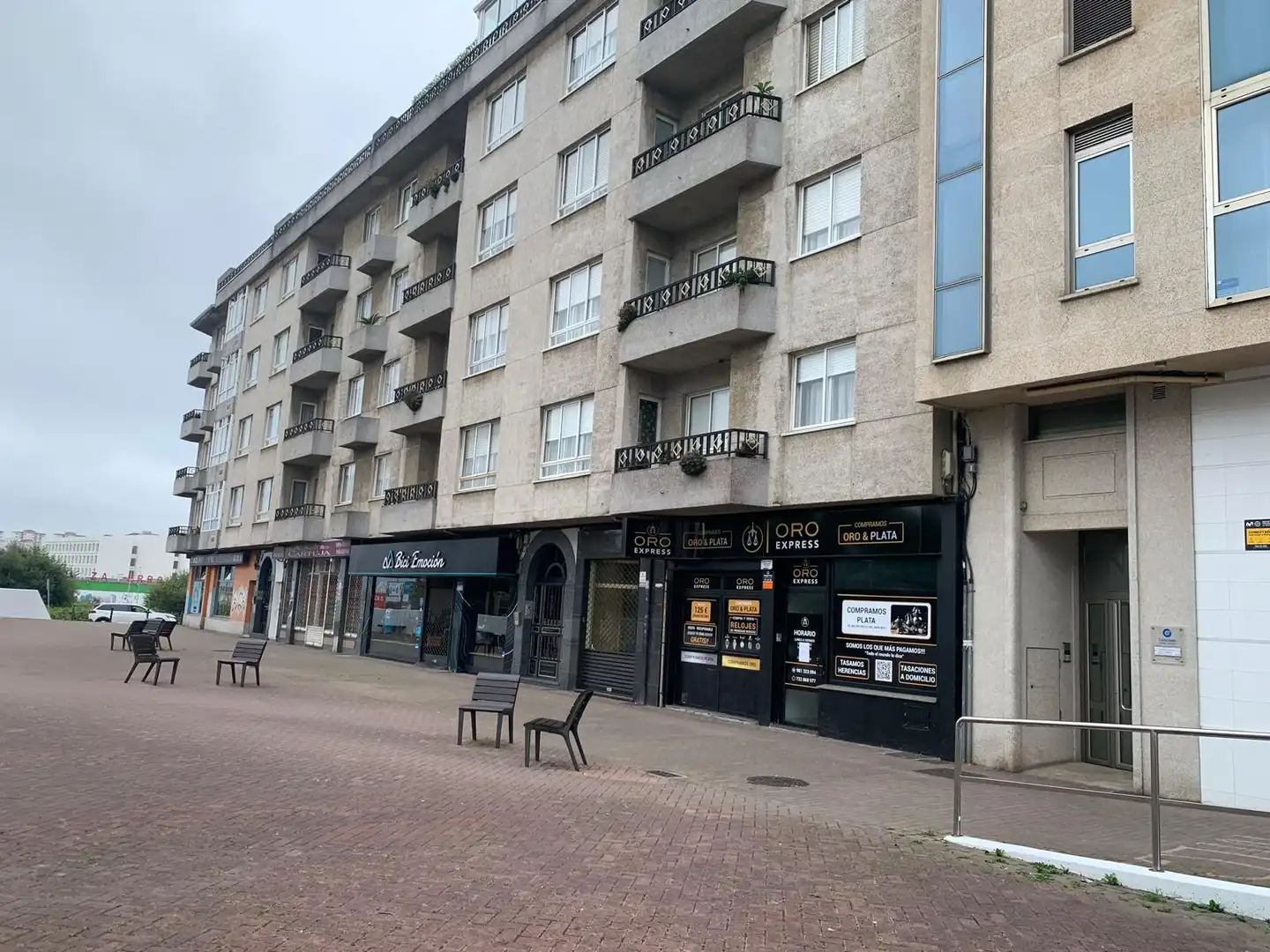 Locale commerciale in vendita a Avenida Nicasio Pérez 4