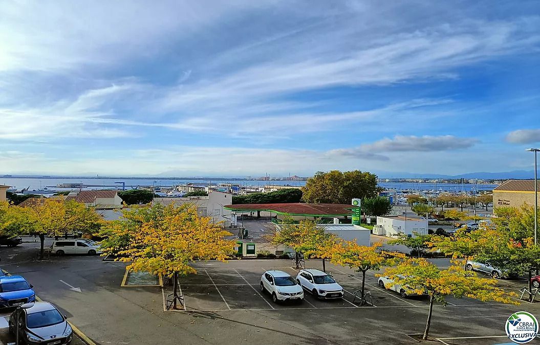 Exterior view of Apartment for sale in Roses  with Air Conditioner, Heating and Terrace