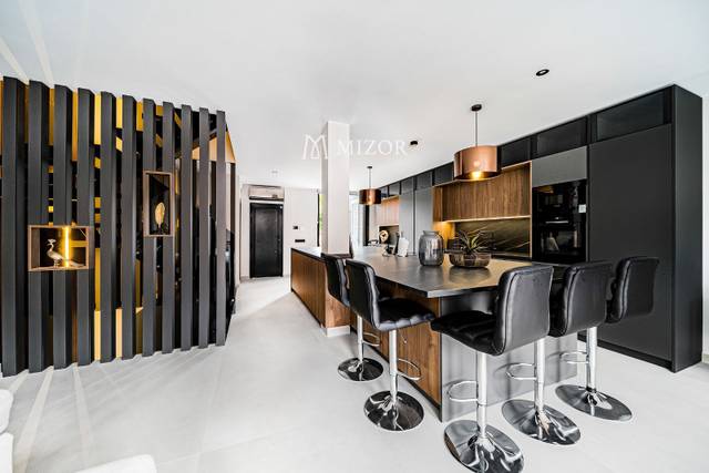 Casa-chalet en Venta en Jardines del Duque en Playa del Duque