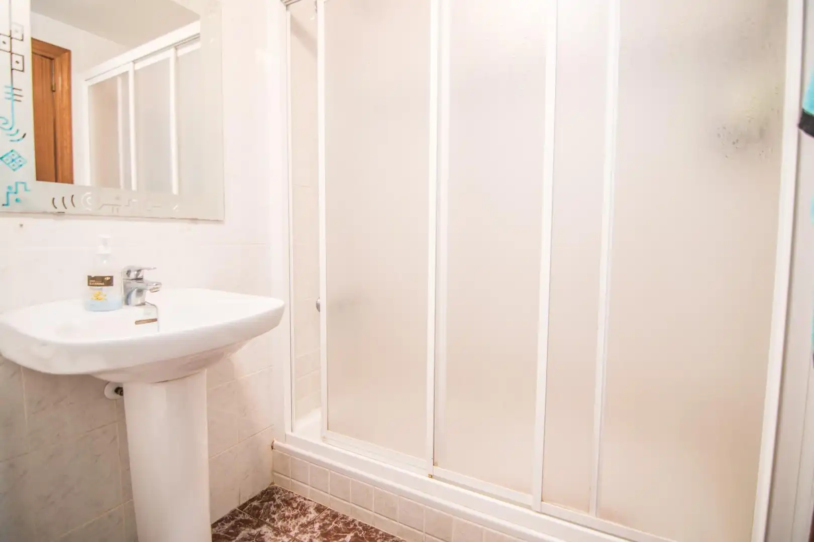 Badezimmer von Wohnungen zum Verkauf in Gandia mit Klimaanlage, Privatgarten und Terrasse