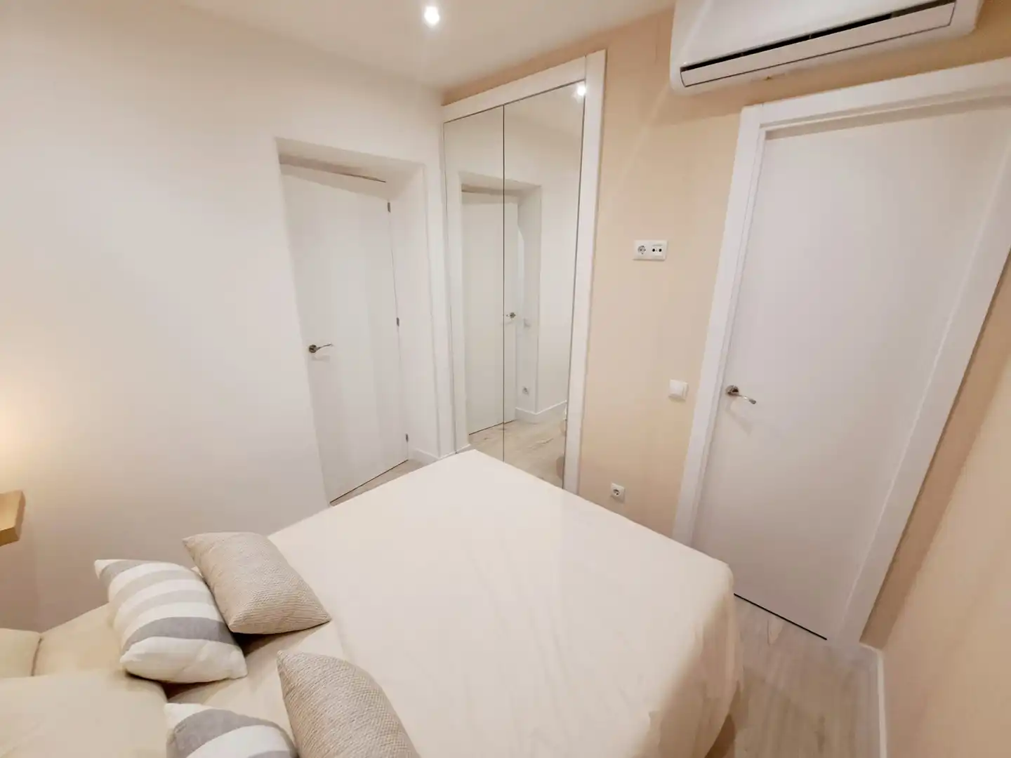 Schlafzimmer von Wohnung zum Verkauf in Madrid mit Klimaanlage, Heizung und Parkett