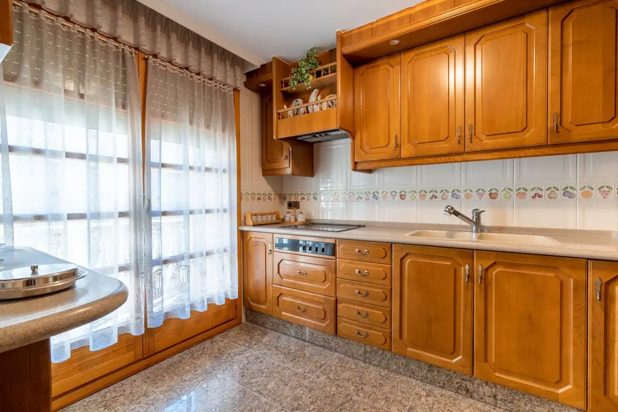 Cuina de Casa o xalet en venda en Tortosa amb Calefacció, Terrassa i Traster