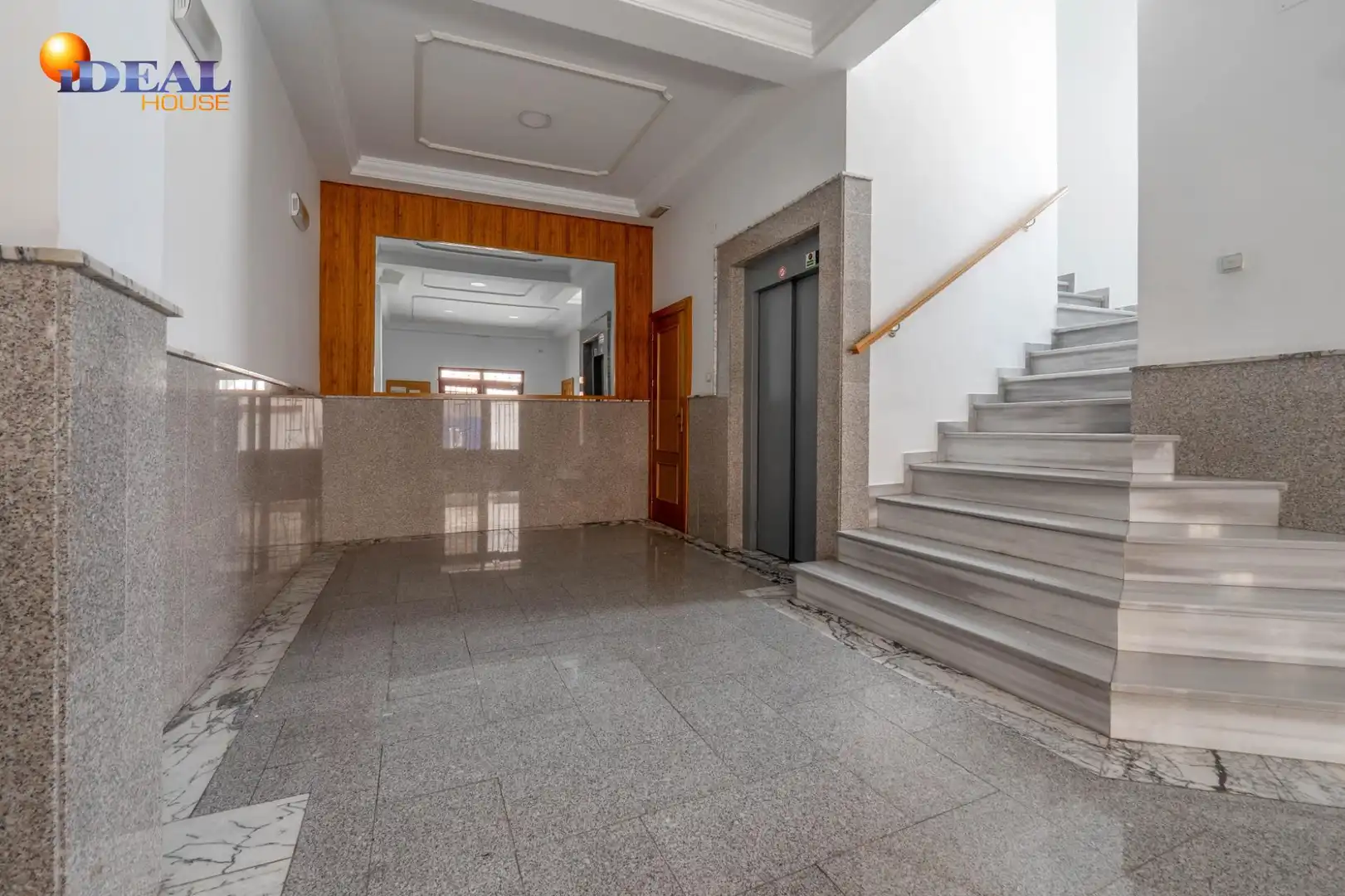 Wohnung mit Aufzug zum Verkauf in Residencial Triana - Barrio Alto, imagen 2