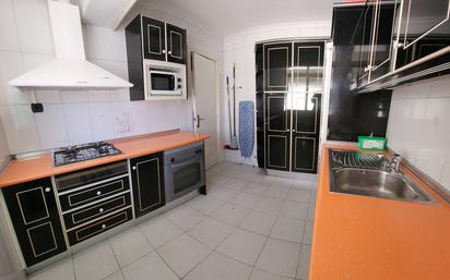 Kitchen of Flat for sale in  Granada Capital  with Air Conditioner