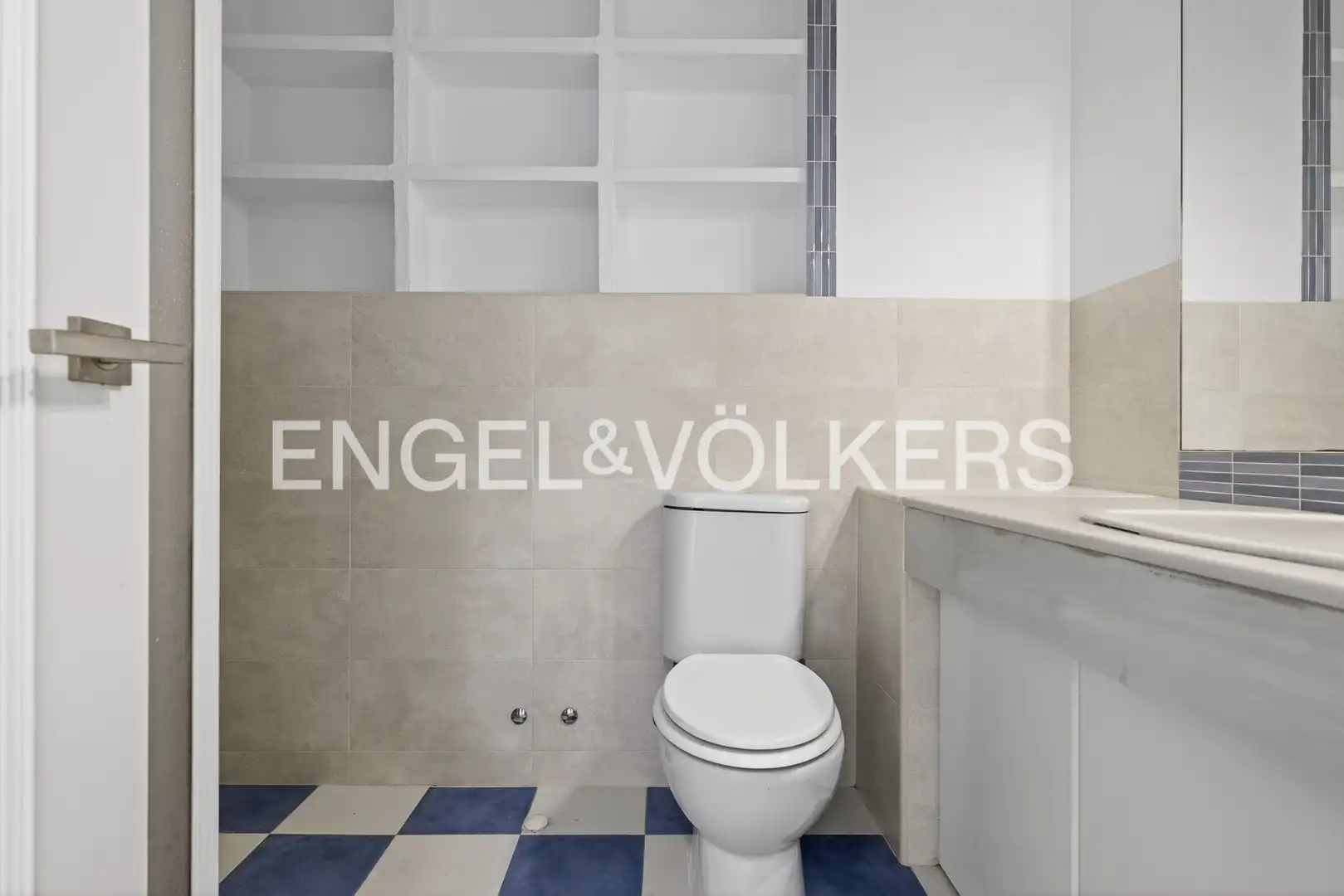 Bathroom of Houses for sale in Tomares  with Air Conditioner, Heating and Private garden