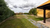 Jardí de Casa o xalet en venda en Arroyomolinos (Madrid) amb Aire condicionat, Calefacció i Jardí privat