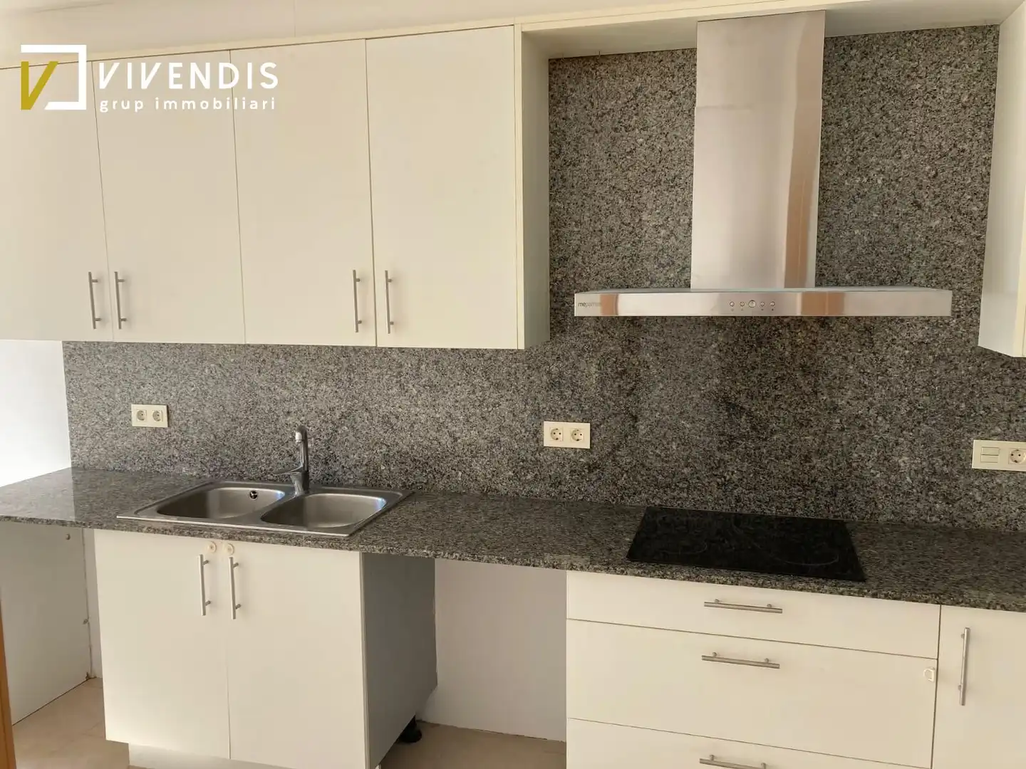 Terraced house with terrace for sale in ONZE DE SETEMBRE, imagen 5
