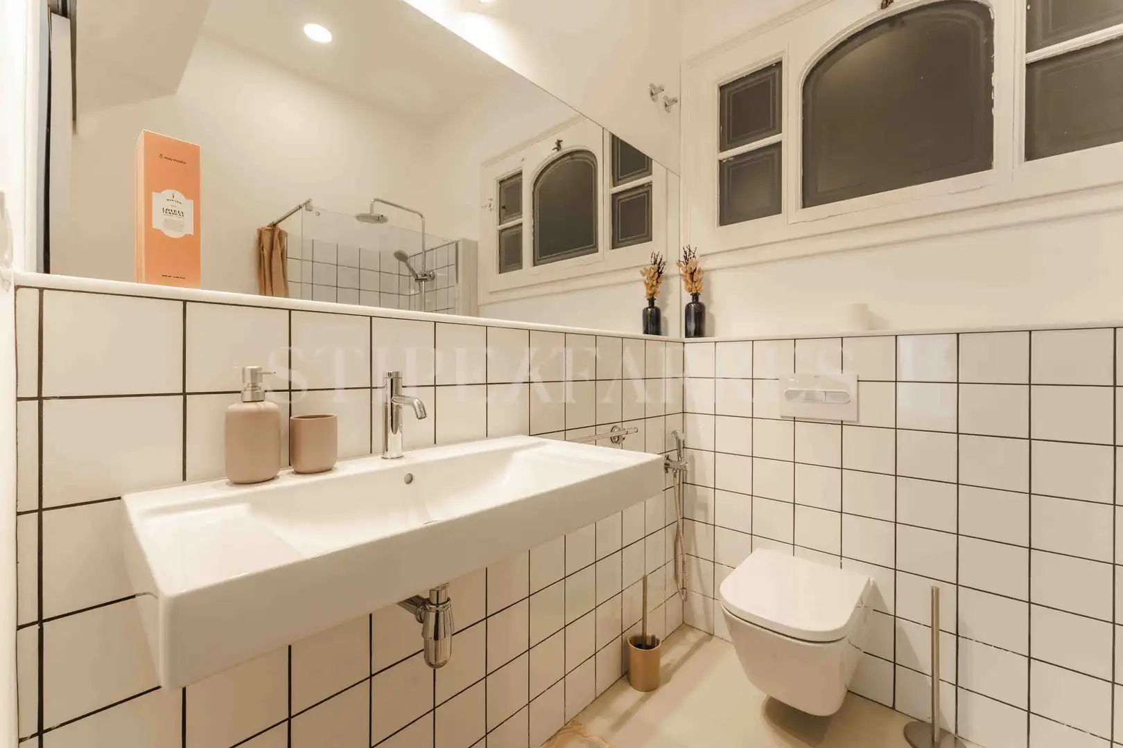 Baño de Piso de alquiler en Barcelona con Aire acondicionado, Calefacción y Amueblado