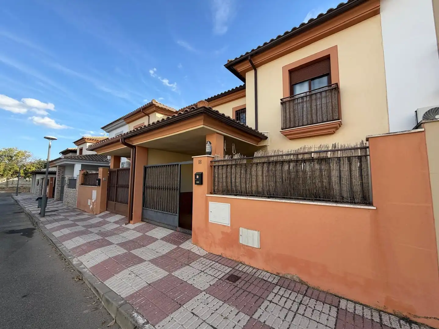Adossat amb terrassa en venda a Calle ASOCIACION MUJERES ATENEA 18, imagen 54
