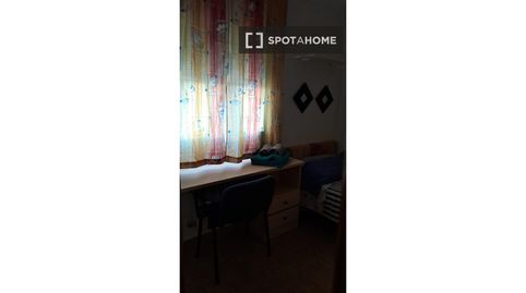 Photo 3 of Room in Los Cármenes, Madrid Capital