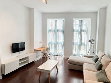 Appartamento con balcone in affitto a Calle Carmen 50