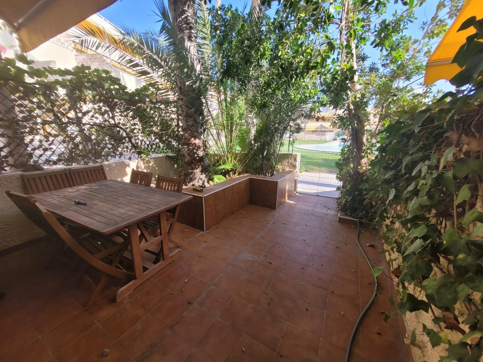 Jardí de Casa adosada en venda en Alicante / Alacant amb Aire condicionat, Calefacció i Jardí privat