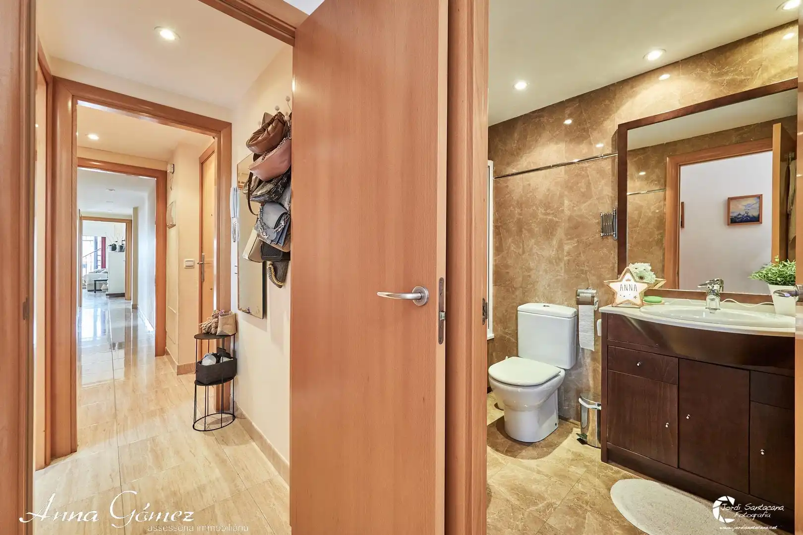 Badezimmer von Dachboden zum Verkauf in Calafell mit Heizung, Terrasse und Gemeinschaftspool