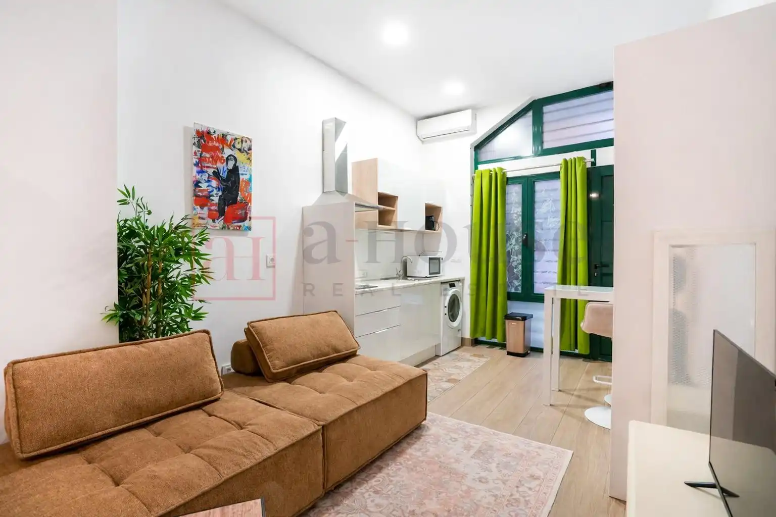 Sala de estar de Planta baja en venta en  Madrid Capital con Aire acondicionado, Calefacción y Amueblado