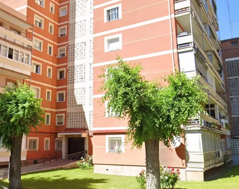 Vista exterior de Piso en venta en Zarzaquemada