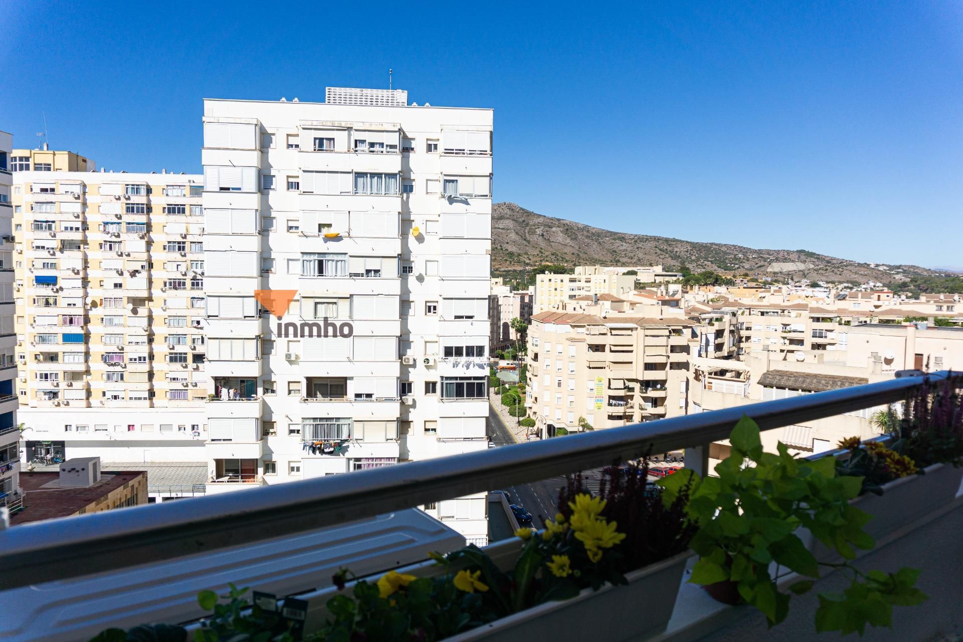 Vista exterior de Apartament en venda en Torremolinos amb Aire condicionat, Terrassa i Balcó