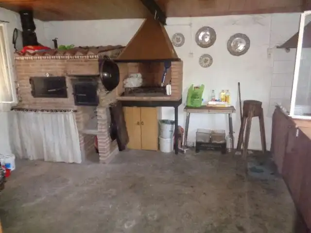 Cuina de Casa o xalet en venda en Cervera de los Montes amb Jardí privat, Traster i Piscina