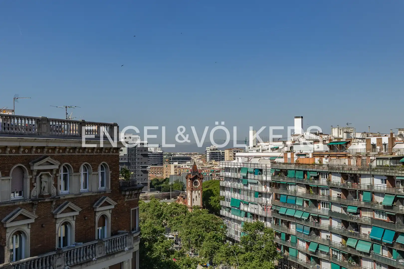 Außenansicht von Wohnung zum Verkauf in Barcelona mit Klimaanlage, Heizung und Parkett