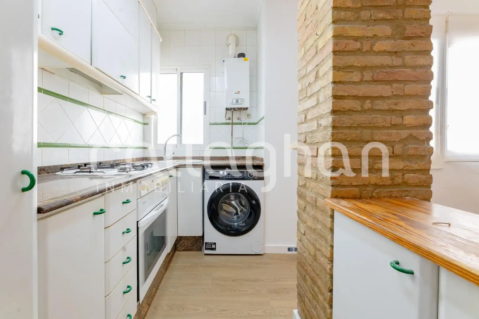 Küche von Wohnung zur Miete in Valencia mit Klimaanlage, Abstellraum und Möbliert