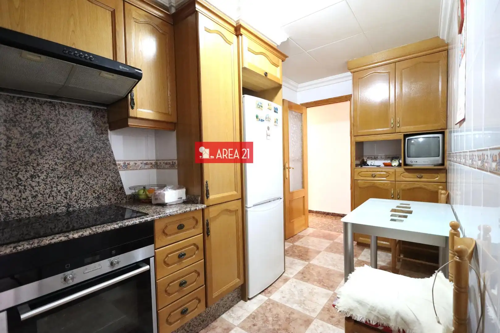Cocina de Piso en venta en La Pobla de Vallbona con Trastero y Balcón
