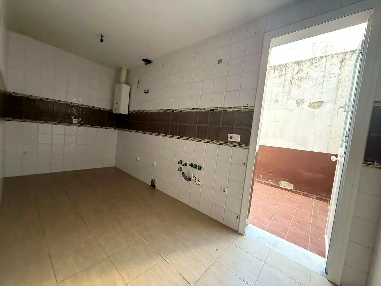 Cuina de Planta baixa en venda en Coria del Río