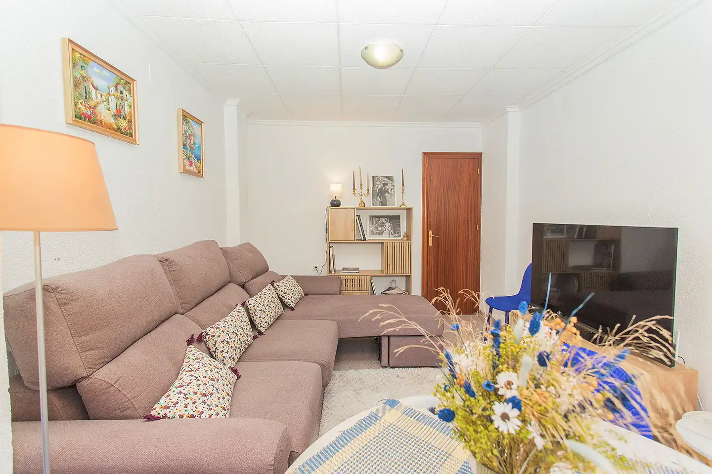 Sala de estar de Casa adosada en venta en Torrevieja con Aire acondicionado, Amueblado y Horno