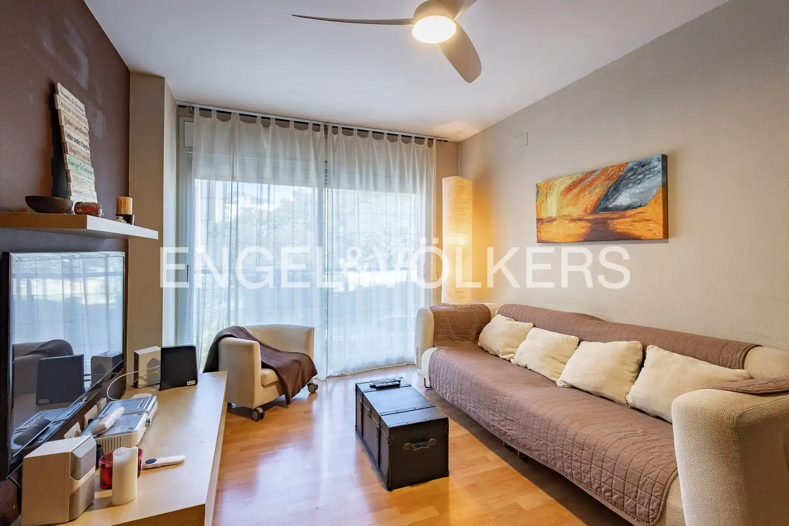Living room of Flat for sale in Castelldefels  with Air Conditioner, Heating and Parquet flooring