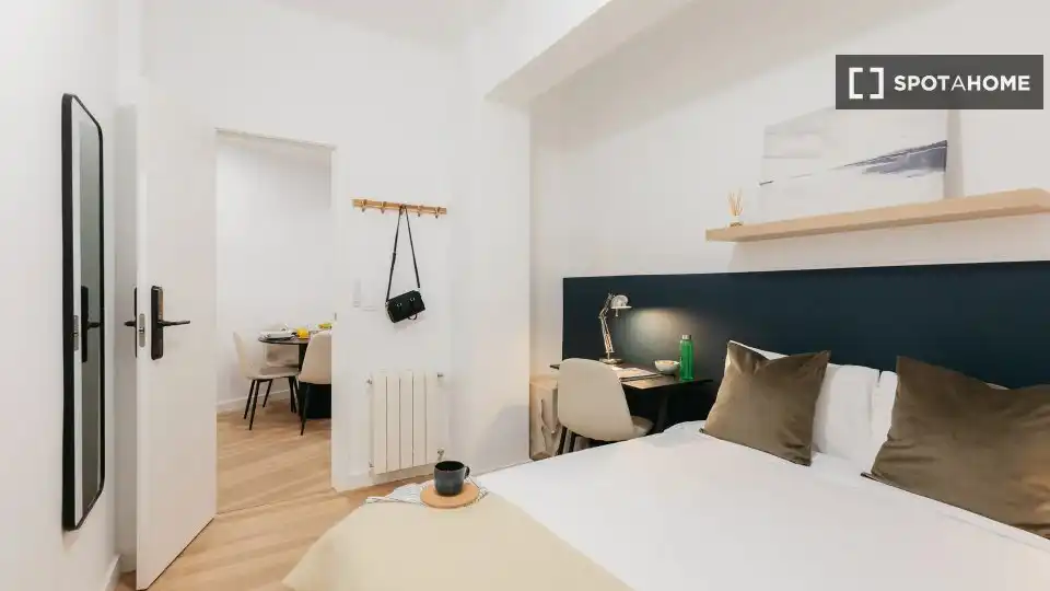 Bedroom of Flat for rent in Valencia  with Air Conditioner, Heating and Furnished