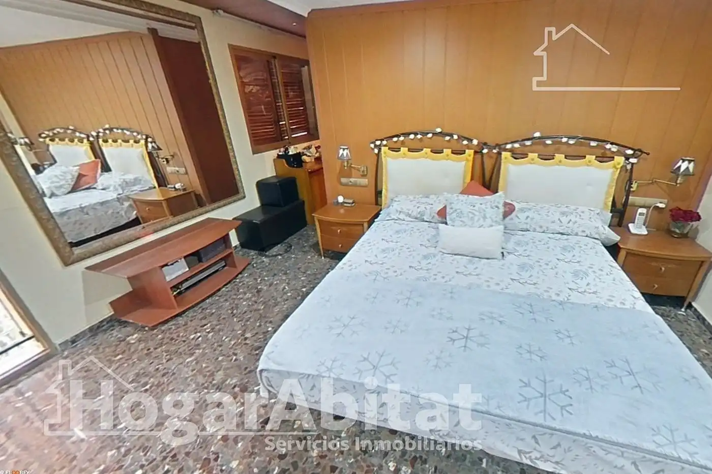Bedroom of Attic for sale in Mislata  with Air Conditioner, Heating and Terrace