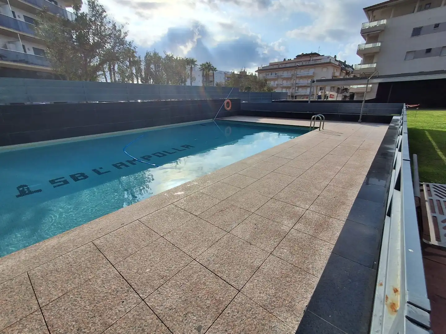 Schwimmbecken von Wohnung zum Verkauf in L'Ampolla mit Klimaanlage, Heizung und Terrasse