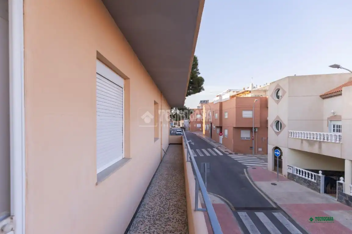 Vista exterior de Piso en venta en Almería con Aire acondicionado