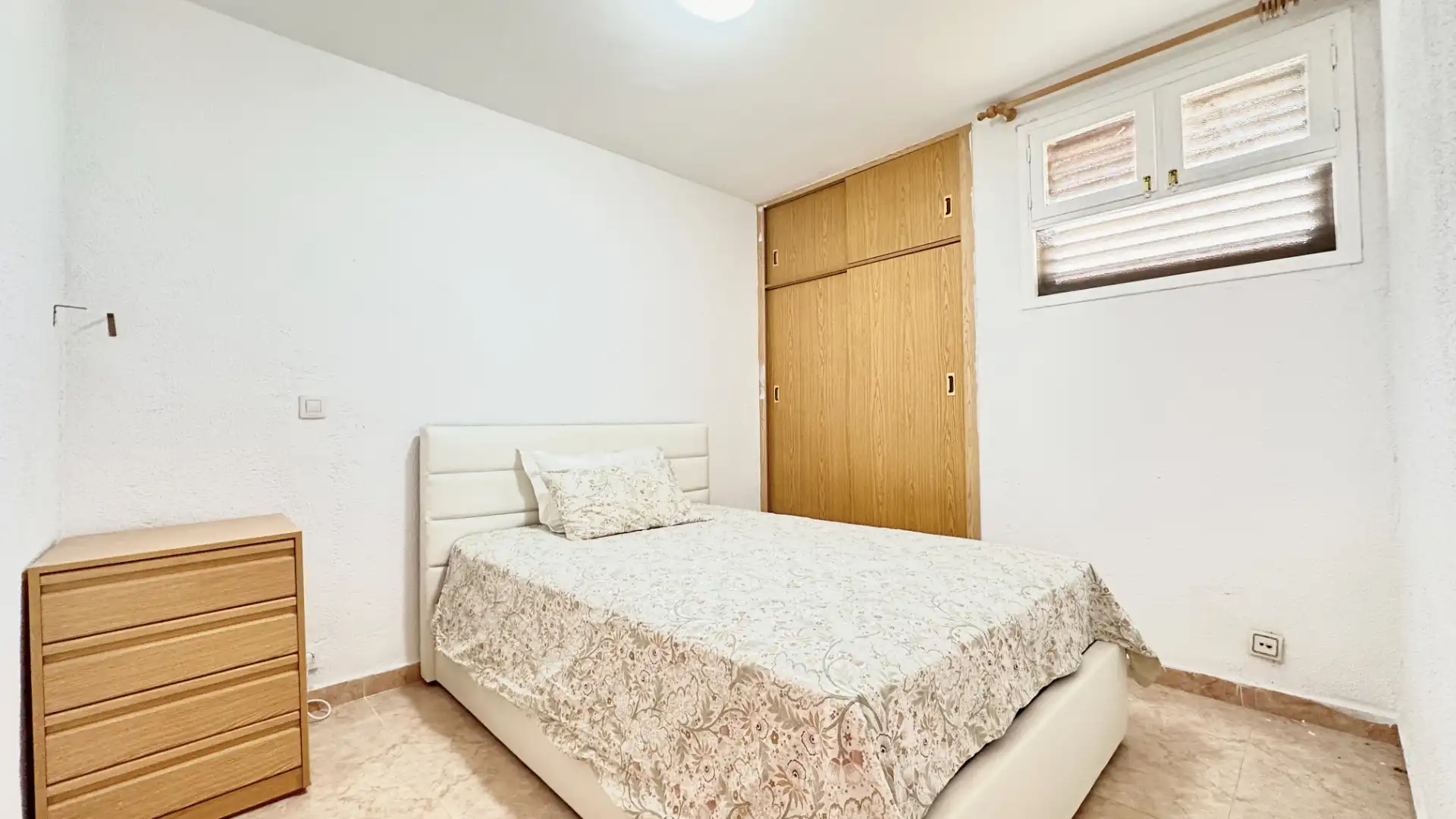Habitación de Piso de alquiler en San Bartolomé de Tirajana con Amueblado, Lavadora y Microondas
