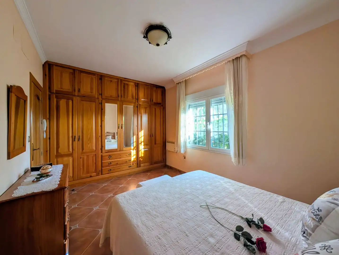 Dormitori de Casa o xalet en venda en Loja amb Aire condicionat, Calefacció i Jardí privat