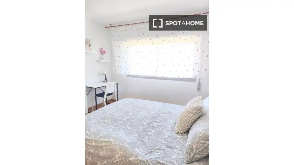 Schlafzimmer von Wohnung zur untervermieten in Madrid mit Klimaanlage, Heizung und Terrasse