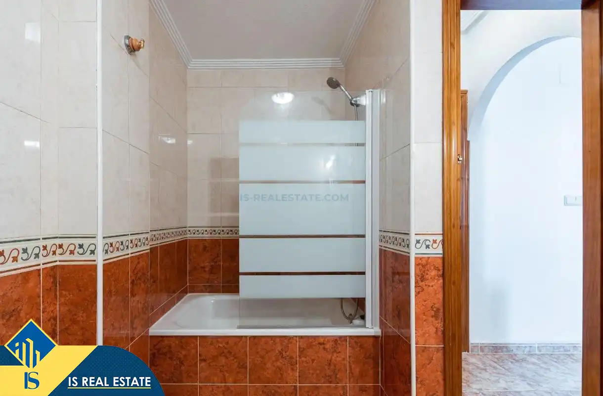Bany de Àtic en venda en Orihuela amb Calefacció, Terrassa i Moblat