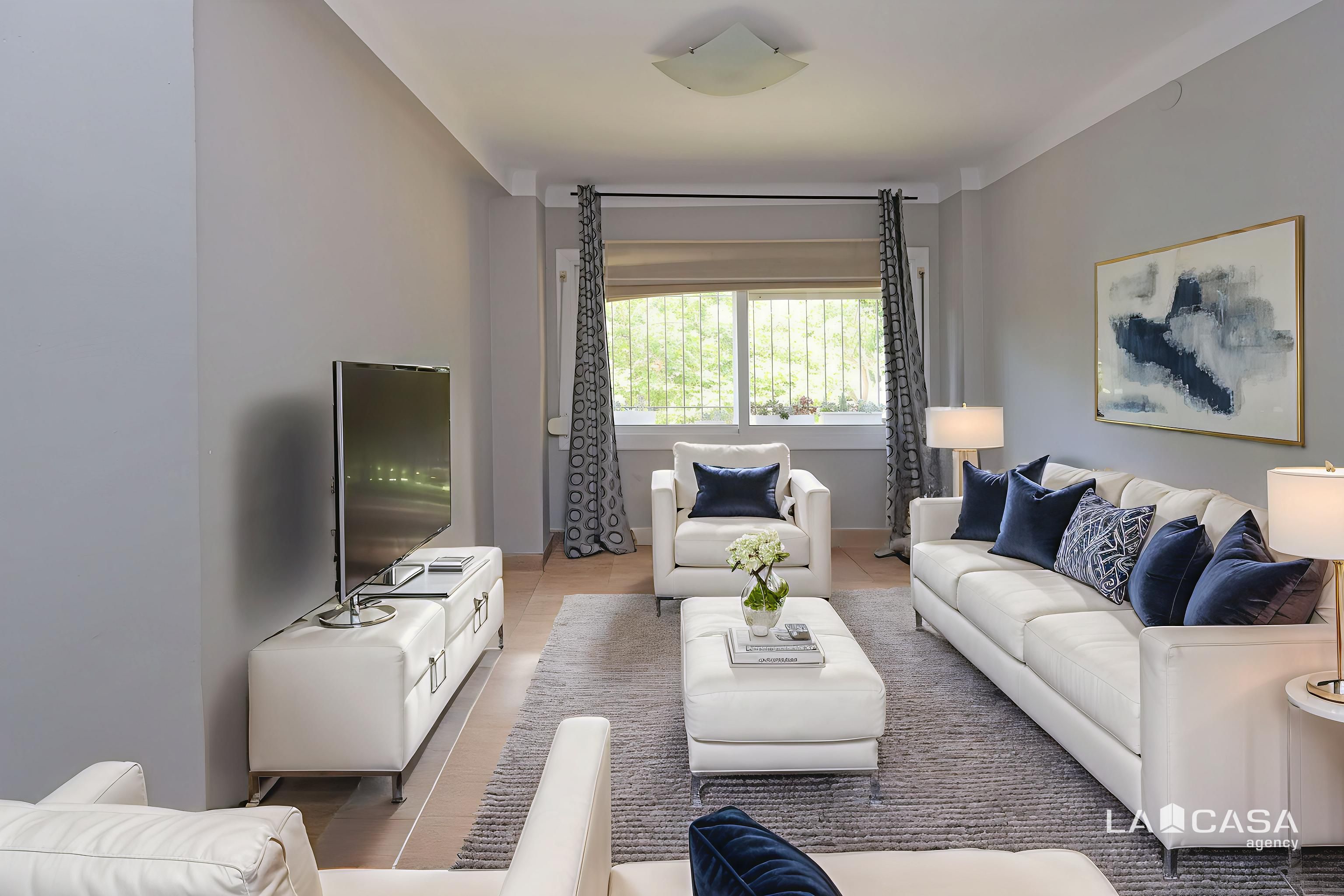 Living room of Planta baja for sale in L'Hospitalet de Llobregat