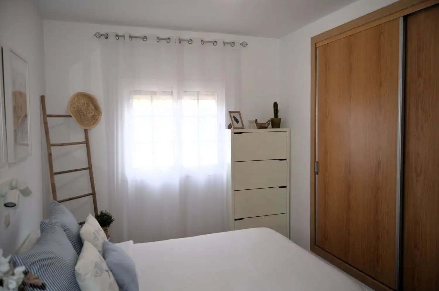 Dormitori de Casa o xalet en venda en La Oliva amb Aire condicionat, Jardí privat i Terrassa