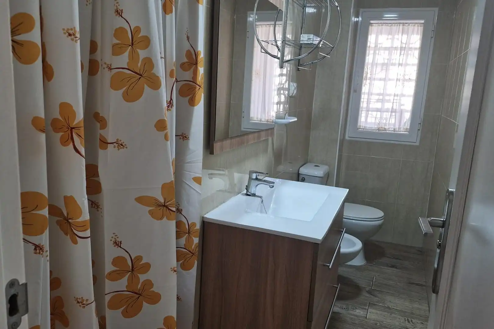 Bathroom of Flat for rent in Granada  with Furnished and Balcony