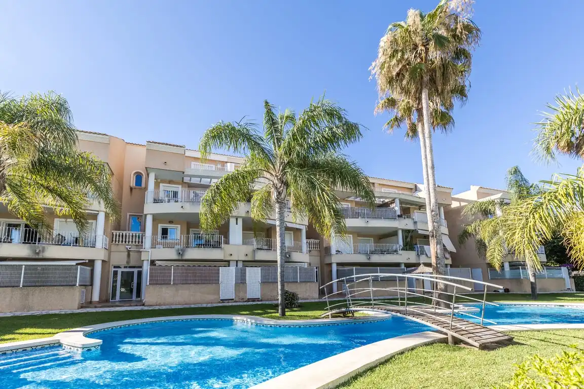 Apartment mit Pool zur Miete in Montañar - El Arenal