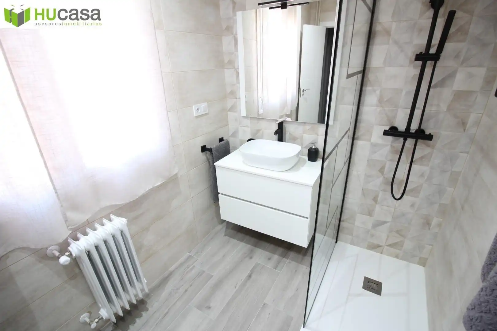 Baño de Piso de alquiler en Toledo con Aire acondicionado, Calefacción y Terraza