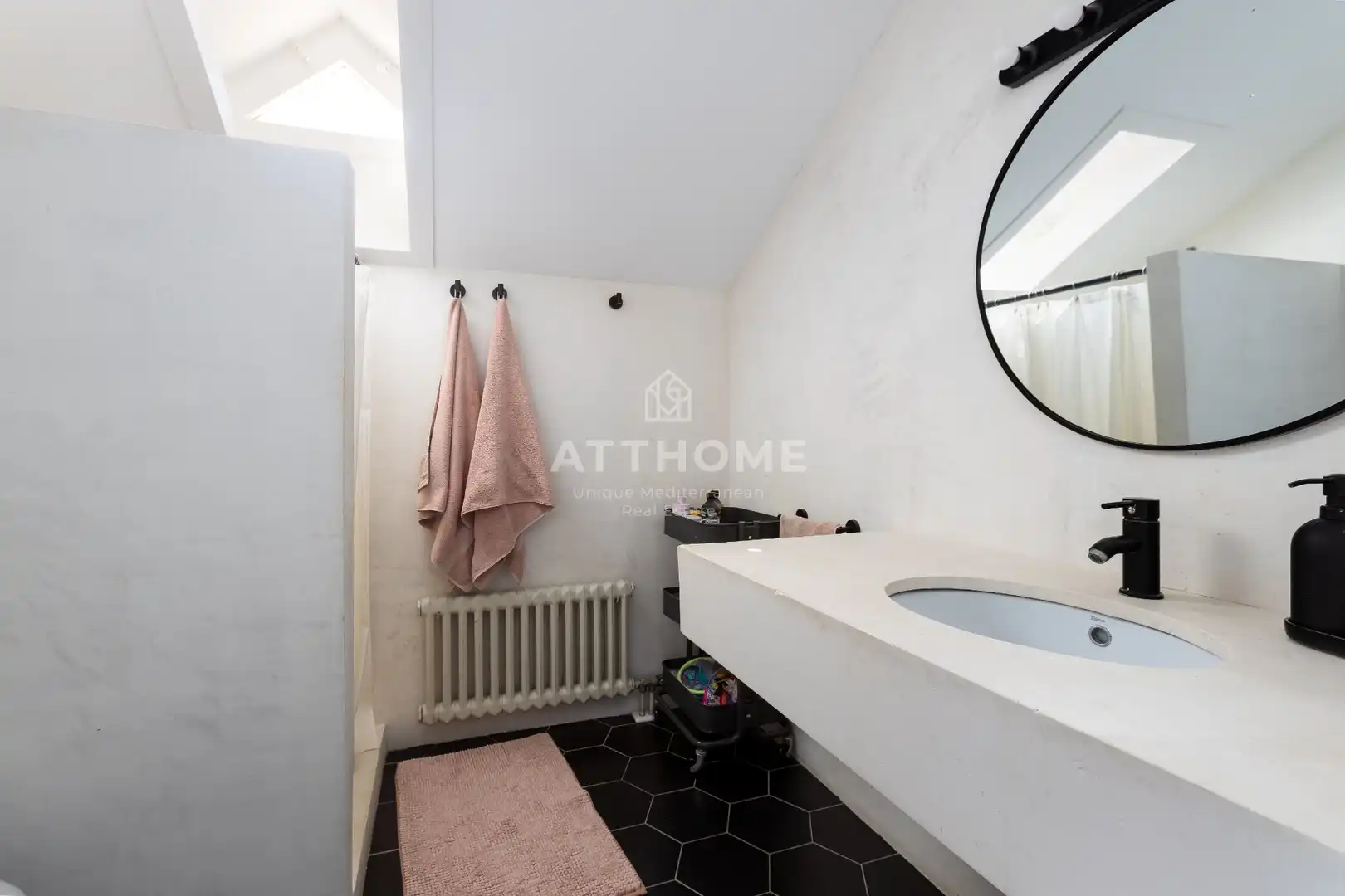 Bathroom of Houses for rent in Cabrils  with Air Conditioner, Heating and Private garden