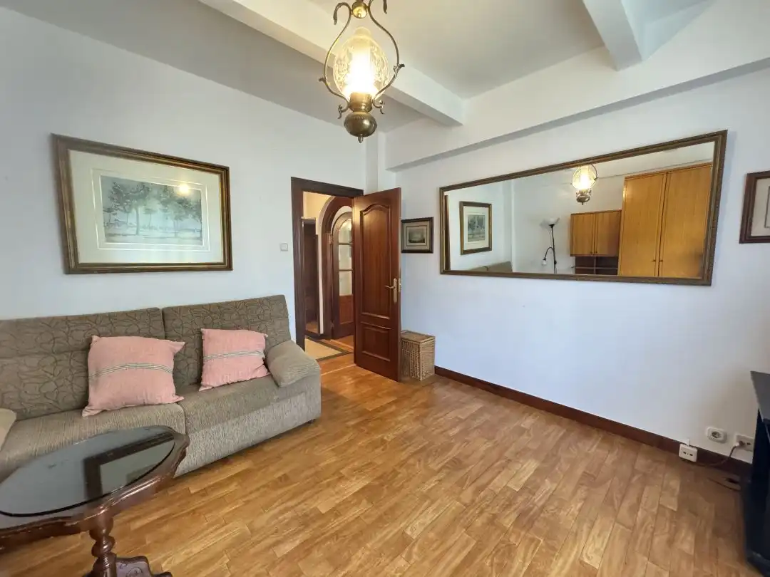 Sala de estar de Piso en venta en Bergara con Calefacción, Trastero y Amueblado