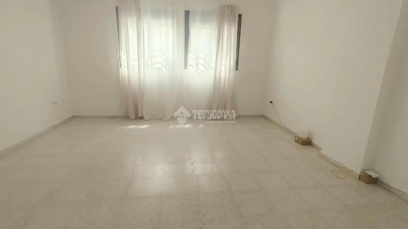 Habitación de Piso en venta en La Rinconada con Aire acondicionado