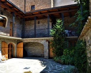 Vista exterior de Casa adosada en venda en Biescas amb Terrassa i Traster