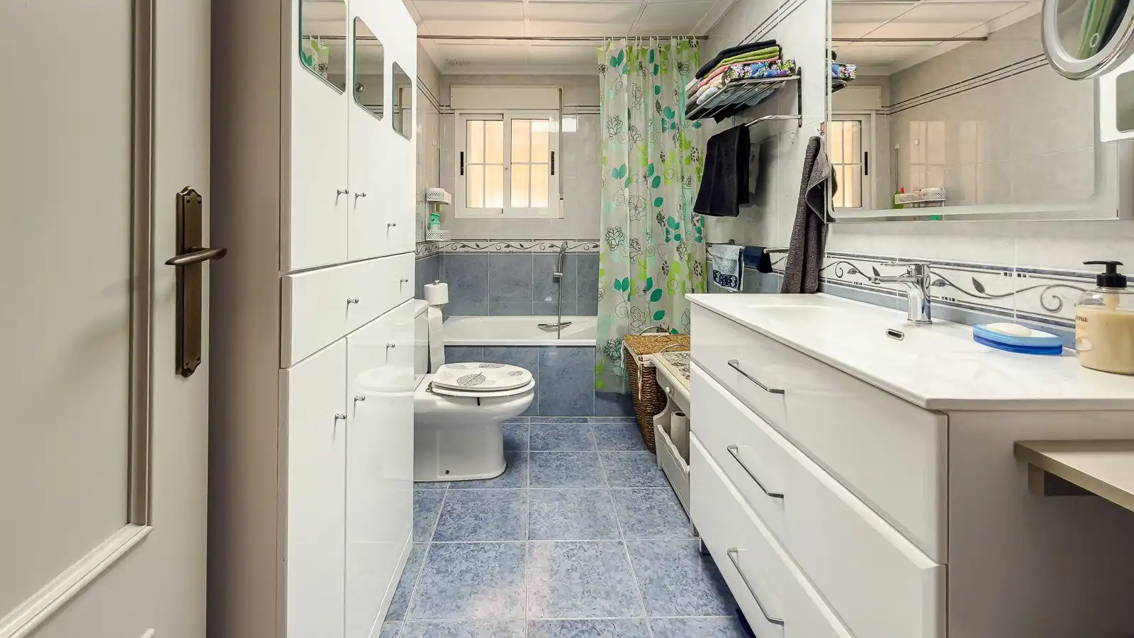 Bathroom of Houses for sale in Catral  with Heating, Private garden and Terrace