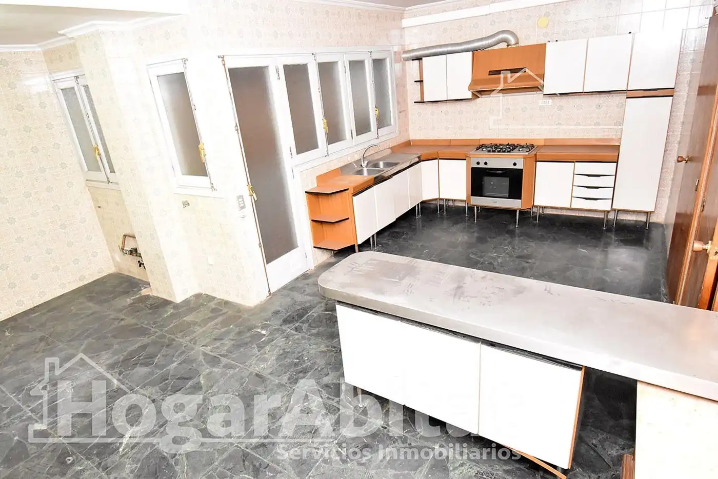 Cocina de Piso en venta en Castellón de la Plana / Castelló de la Plana con Calefacción y Balcón